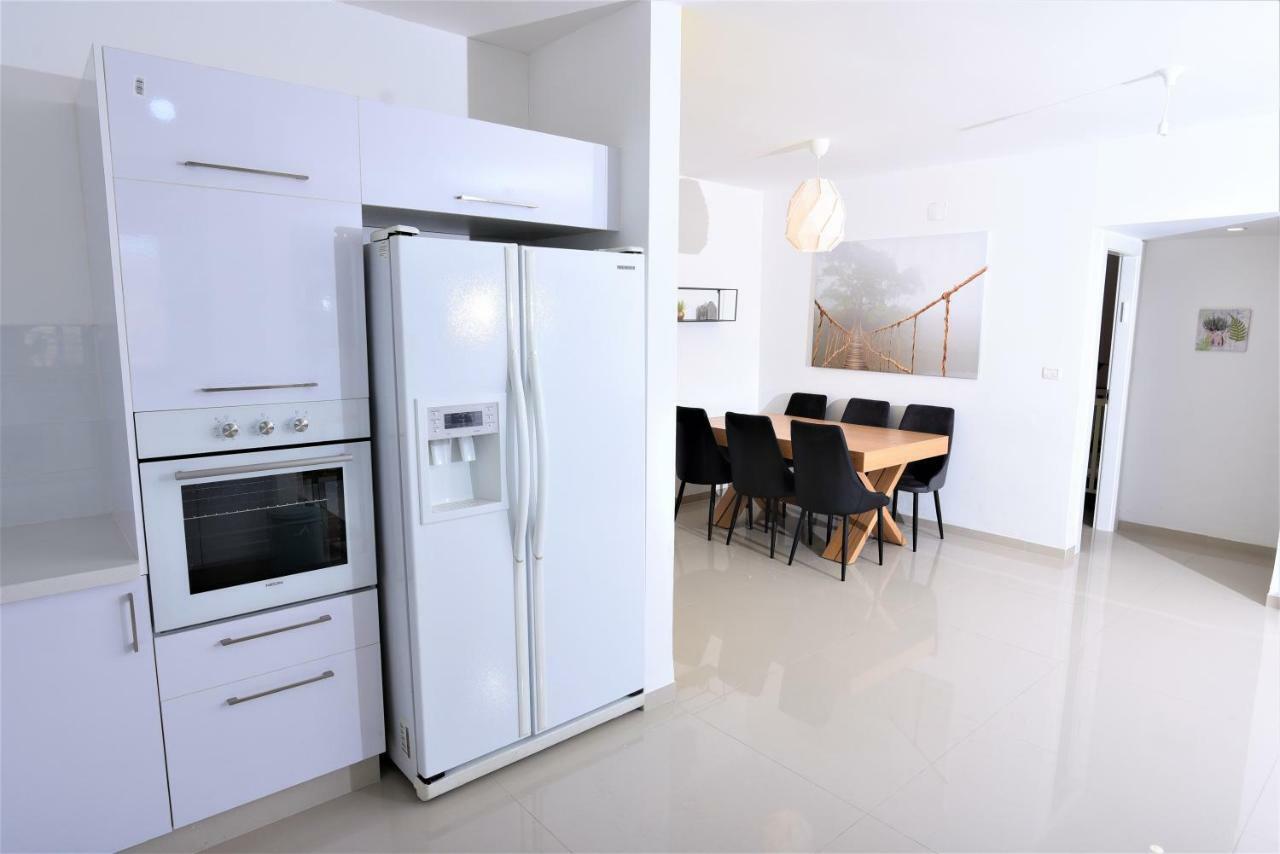 Aristone Luxury Apartment Tiberias Eksteriør billede
