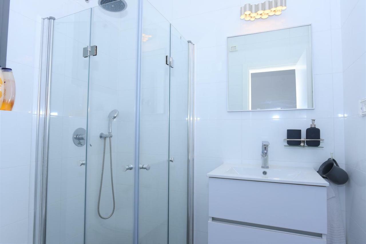 Aristone Luxury Apartment Tiberias Eksteriør billede